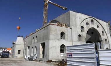 Fransa'da belediye Avrupa'nın en büyük cami inşası için fon ayırdı, hükümet rahatsız oldu