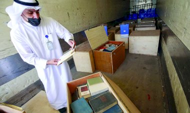 Irak işgal sırasında el konulan arşivleri Kuveyt'e iade ediyor