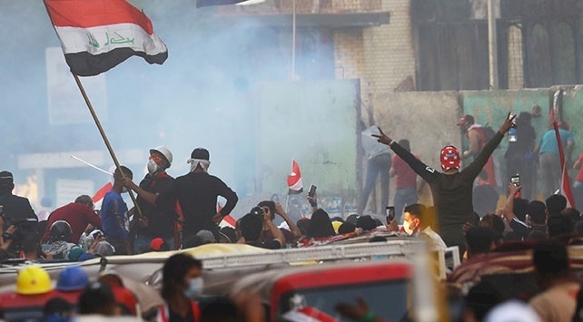 Iraklı protestocular Suudi Arabistan kanalı MBC ofisini bastı