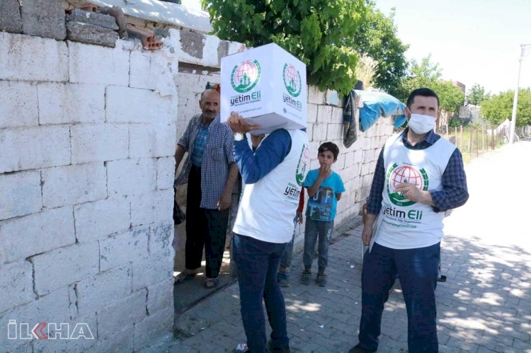 Avrupa Yetim Eli'nden Bismil'deki ihtiyaç sahibi ailelere yardım