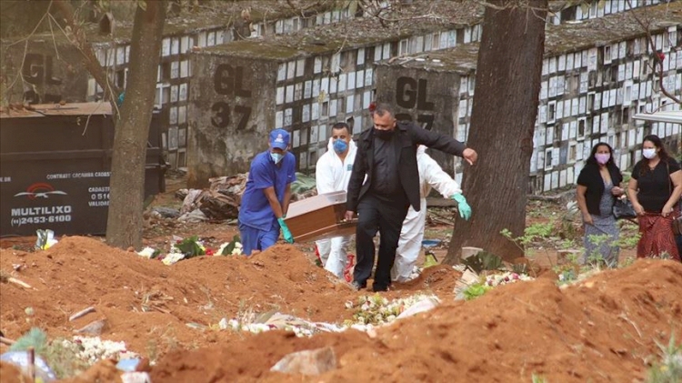 Brezilya'da Kovid-19 nedeniyle son 24 saatte 1001 kişi hayatını kaybetti