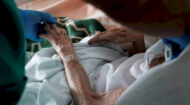 Kanada'da COVID-19'dan ölenlerin sayısı 6 bin 637'ye yükseldi
