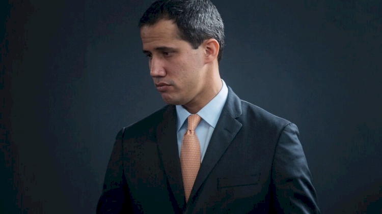 Venezüella Dışişleri Bakanı: Guaido, Caracas’taki Fransız elçiliğine sığındı