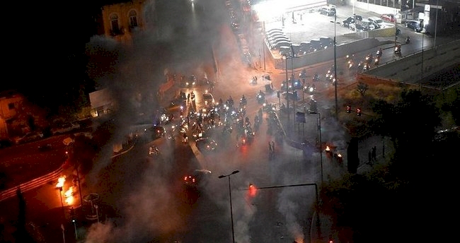 Lübnan'da protestocular Merkez Bankası'na girmeye çalıştı