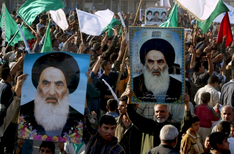 Şarkul El-Avsat'ın Sistani'ye hakareti üzerine Iraklılar Suudi Arabistan elçiliğine yürüdü