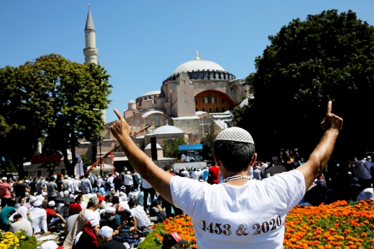 Tunus, Kuveyt, Nijerya, Ürdün ve Gazze: Ayasofya, İslam ümmetinin bağrına geri dönmüştür