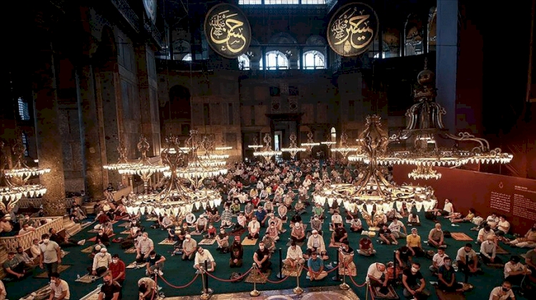 İran'dan Türkiye'ye 'Ayasofya' tebriği