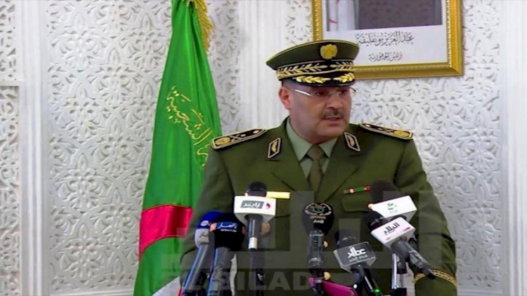 Fransa'ya kaçan Cezayir eski Jandarma Genel Komutanı hakkında yakalama kararı