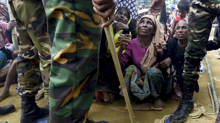 Myanmarlı askerler, Arakanlı Müslümanlara 'soykırım' yaptıklarını itiraf etti