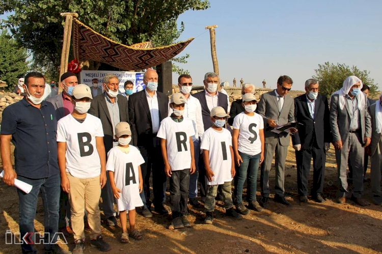 25 yıllık husumet düzenlenen barış töreniyle son buldu