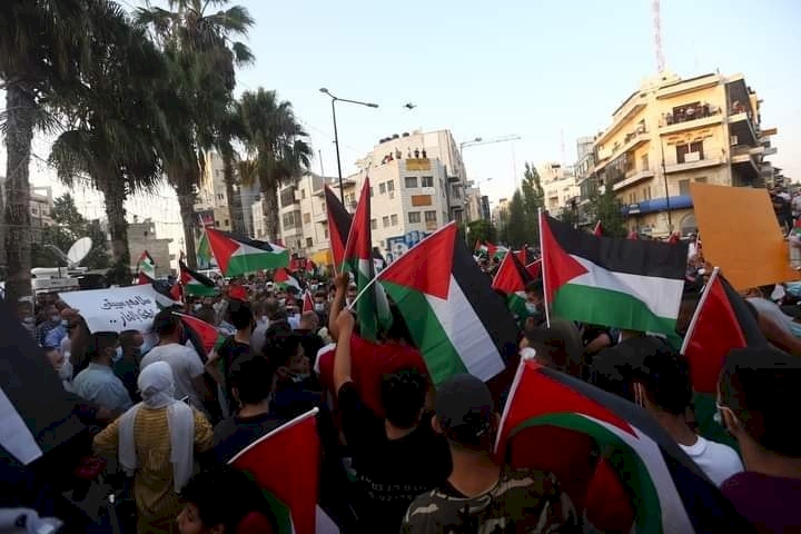 Gazze, Batı Şeria ve Ramallah'ta Bahreyn ve BAE'nin İsrail'le normalleşmesi protesto edildi
