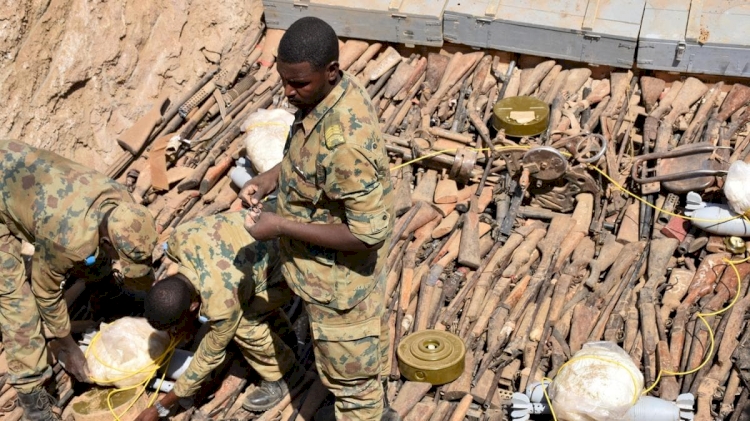 Sudan'da yüz binlerce silah imha edildi