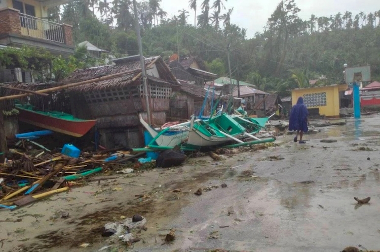 Tayfun nedeniyle Vietnam'da 1,3 milyon kişi tahliye ediliyor