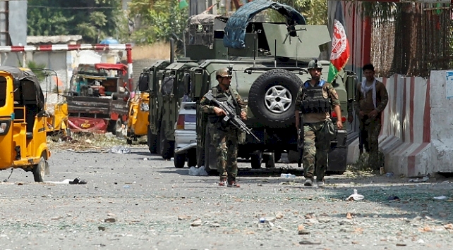 Afganistan'da valilik binasına saldırı: 4 ölü