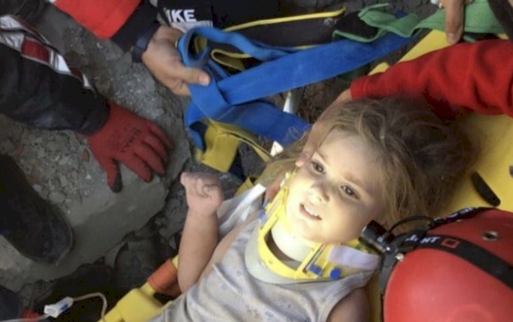 Ayda bebek 91 saat sonra enkazdan sağ olarak çıkarıldı