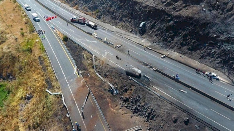 Meksika'da yakıt tankeri patladı: 13 ölü