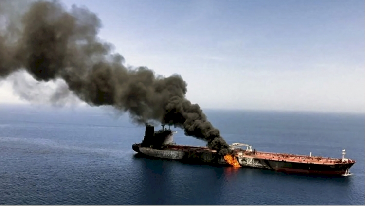 Suudi Arabistan'ın Kızıldeniz kıyısındaki petrol tankerine bombalı saldırı düzenlendi