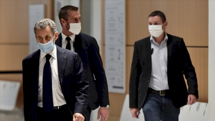 Sarkozy, 'kirli' ilişkilerin hesabını veriyor
