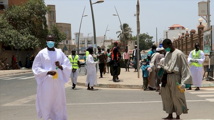 Batı Afrika ülkelerinde Kovid-19 vaka sayısı artmaya devam ediyor