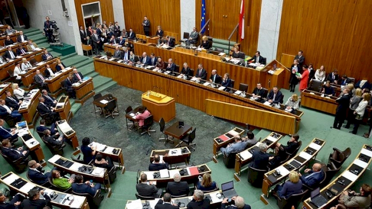 Avusturya’da terörle mücadele torba yasa tasarısından 'siyasal İslam' ifadesi çıkarıldı