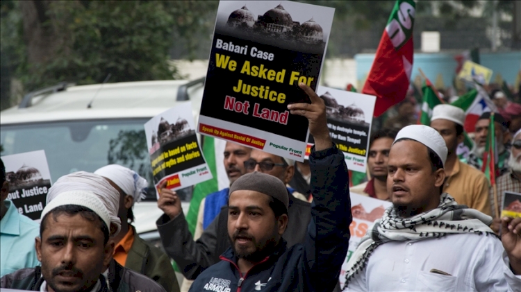 Hindistan'da yıkılan Babri Camisi'nin yerine inşa edilecek caminin temeli yarın atılıyor