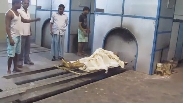 Sri Lanka, COVID-19 kurbanı Müslümanların cesetlerini yakmaya devam ediyor