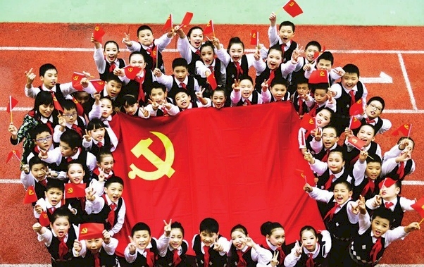 Çin Komünist Partisi çocuklara ideoloji aşılamayı planlıyor
