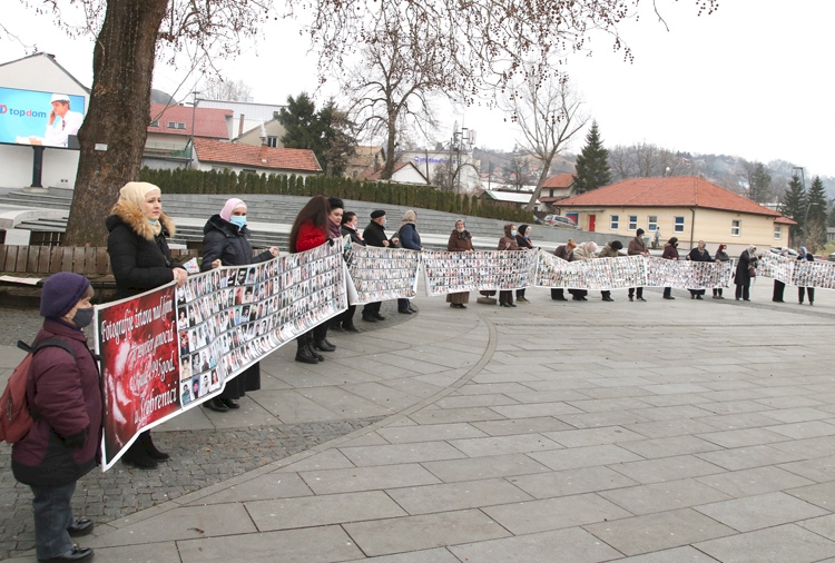 Srebrenitsa anneleri kayıp yakınlarının artık bulunmasını istiyor