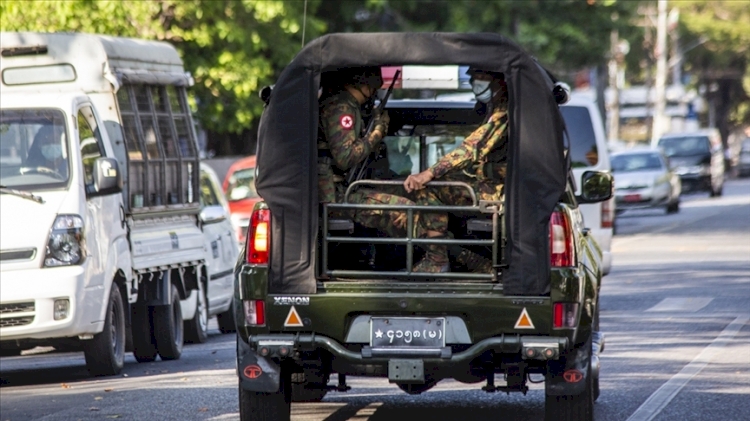 Myanmar'da bilgisayar korsanları, orduya ait sitelere saldırdı