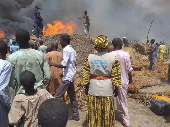 Nijerya'da kampta yangın: 3 bin 600 kişi çadırsız kaldı