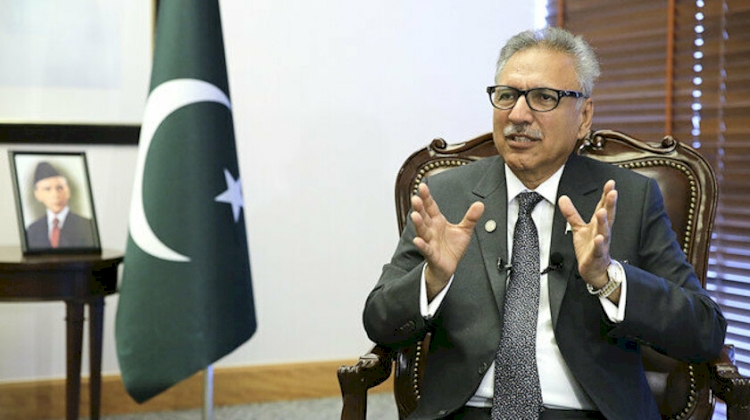 Pakistan Cumhurbaşkanından Fransa'ya 'ayrımcı tutumu bırakma' çağrısı