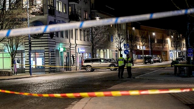 İsveç'te bıçaklı saldırıda 8 kişi yaralandı