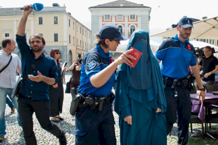 Avrupa'da yükselen İslam karşıtlığı: Burka ve peçe yasakları