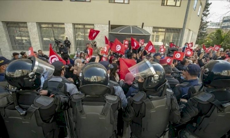 Tunus'ta Dünya Müslüman Alimler Birliği şubesindeki oturma eylemi sonlandırıldı