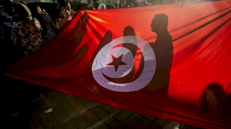 Tunus Nahda Hareketi: Dünya Müslüman Alimler Birliği şubesine düzenlenen baskın sosyal barışı tehdit ediyor