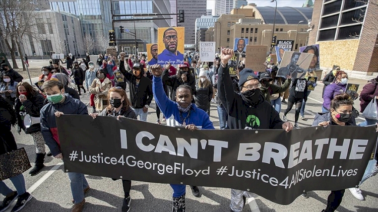 ABD'de siyahi George Floyd'un ölümüne neden olan eski polis memurunun davası başladı