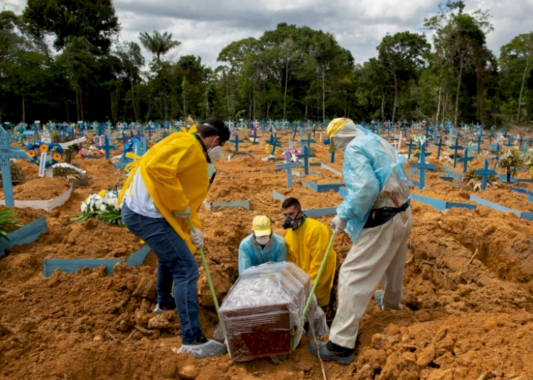 Brezilya'da son 24 saatte Kovid-19'dan 3 bin 472 kişi hayatını kaybetti