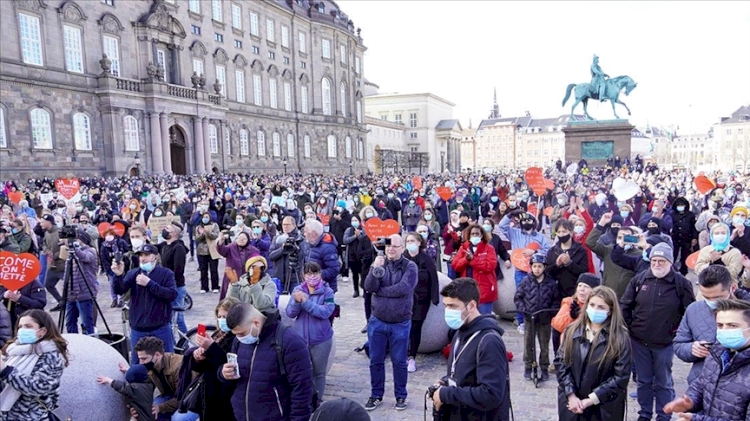 Danimarka’da Suriyeli mültecilerin geri gönderilmesi protesto edildi