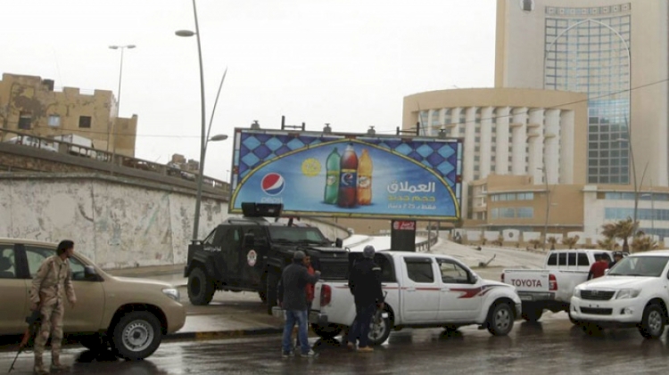 Libya Başkanlık Konseyi'nin Trablus'taki toplantısına silahlı baskın