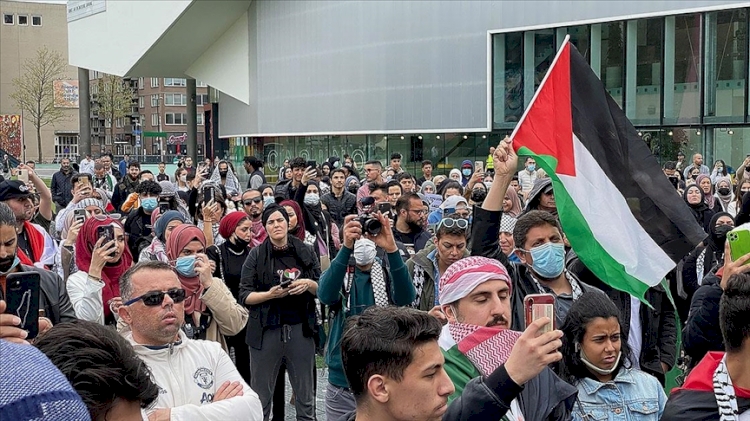 Katil İsrail’in Filistinlilere yönelik saldırıları birçok ülkede protesto edildi