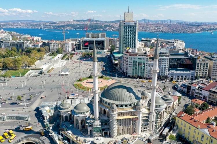Taksim Camii cuma günü ibadete açılıyor