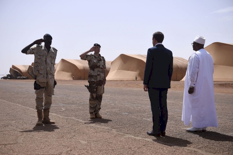 Macron: Mali İslam'a yönelirse bu ülkedeki askerlerimizi geri çekeriz