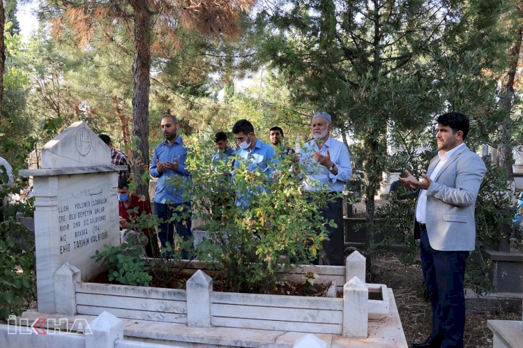 Şehid Mustafa Çoban kabri başında rahmetle anıldı