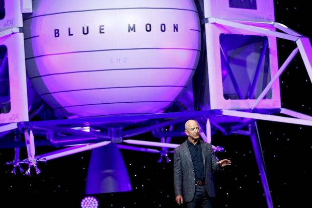 Amazon'un kurucusu Bezos uzaya gidiyor