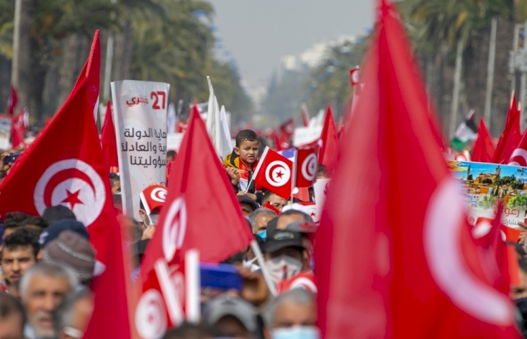 Tunus'ta krizden çıkış yolu: Ulusal diyalog mu erken seçim mi?