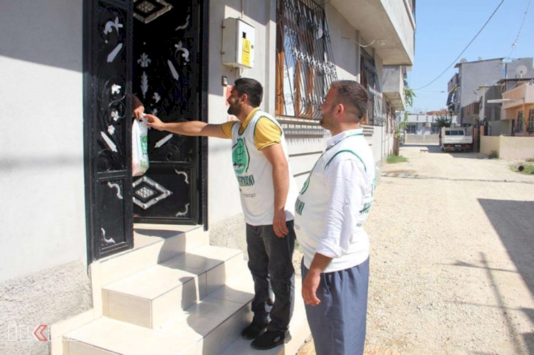 Umut Kervanı Adana’da binlerce aileye kurban eti ulaştırdı
