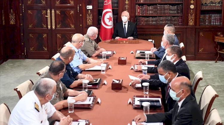 Tunus Cumhurbaşkanı Said'in yeni süreçle ilgili yol haritasını açıklamaması endişe yarattı