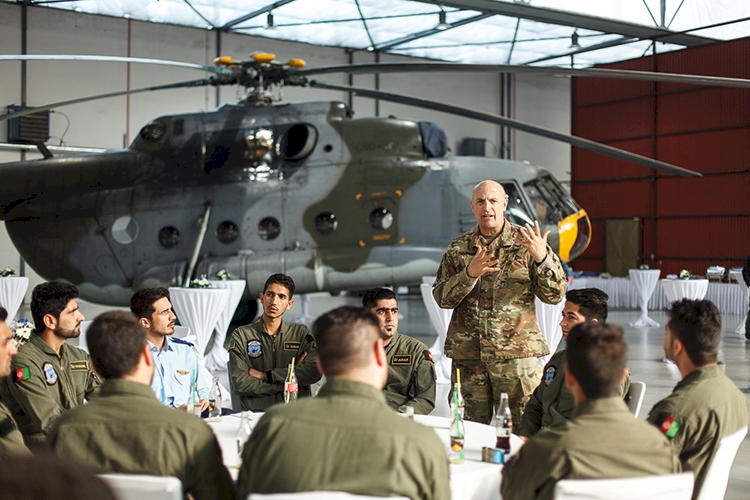 Taliban'ın yeni hedefi ABD'de eğitilen Afgan savaş pilotları