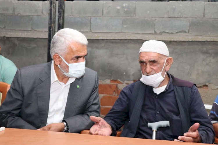 HÜDA PAR Genel Başkanı Yapıcıoğlu'ndan Konya'da 7 ferdi katledilen aileye taziye ziyareti