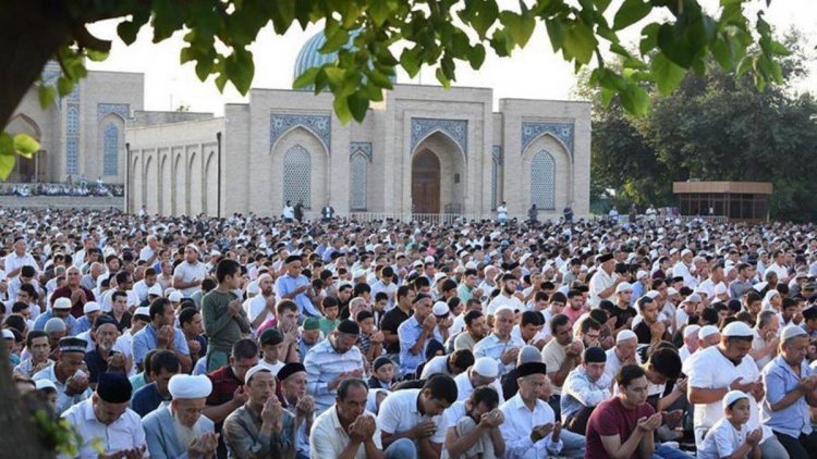 Özbekistan’da cuma namazları yarından itibaren yeniden kılınabilecek